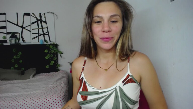 MiaBellalovesx's Streamate show and profile