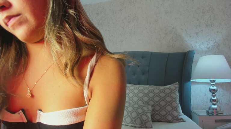 AriannaDuque's Streamate show and profile