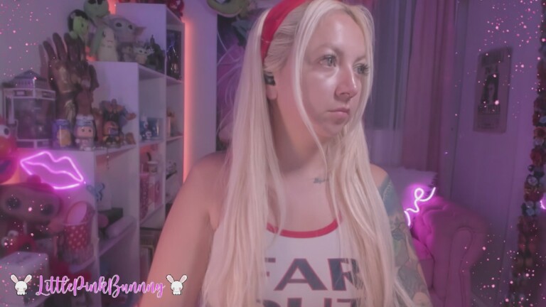 LittlePinkBunnny's Streamate show and profile