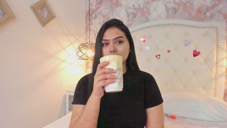 SaharaLyn's Streamate show and profile