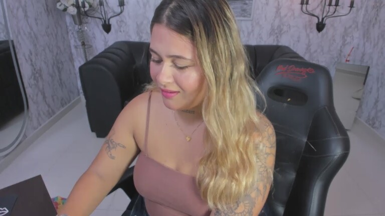 Ela_Curvy's Streamate show and profile