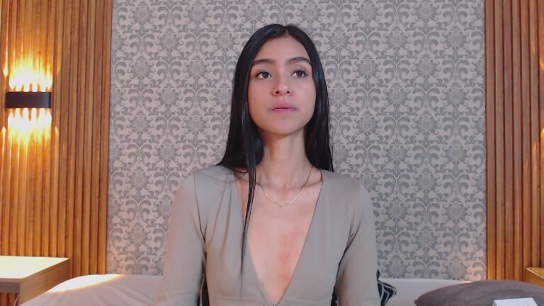 Charlotte_18's Streamate show and profile