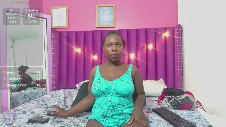 miss_paula's Streamate show and profile