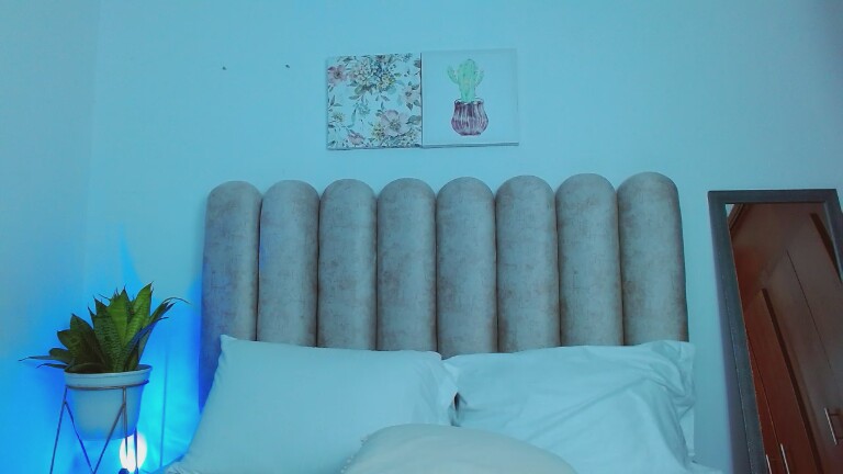 AgathaJhonson's Streamate show and profile