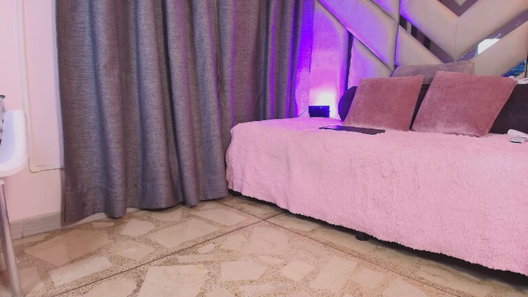 Luna_Blyss's Streamate show and profile