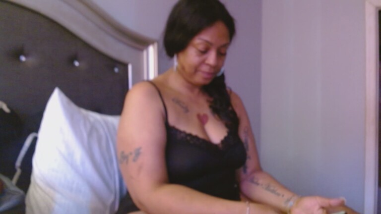 MsLindaParks52's Streamate show and profile