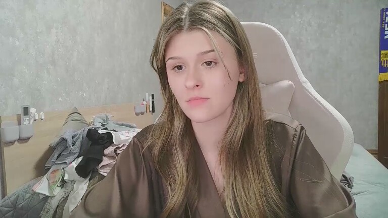 AngeLinA199's Streamate show and profile