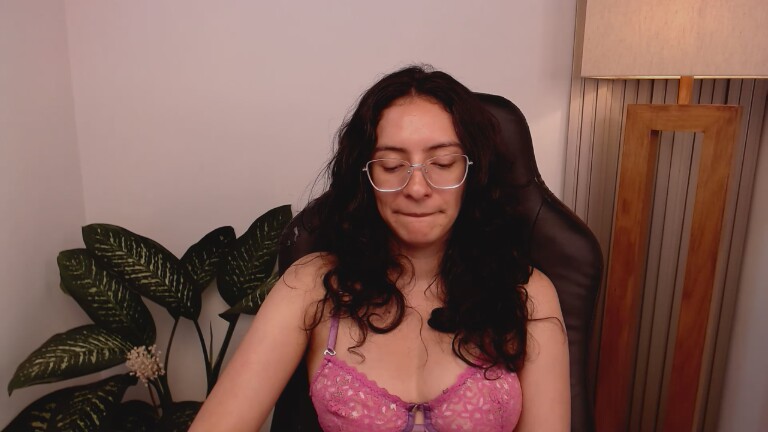 MIAPORTMANN's Streamate show and profile