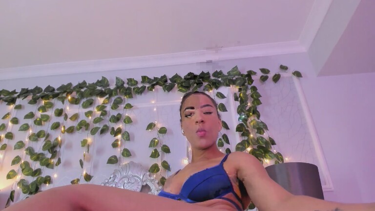 MirandaYong's Streamate show and profile