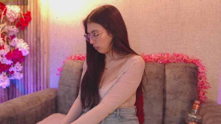 DiazMia_s's Streamate show and profile