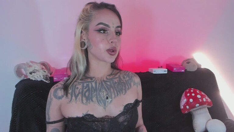 Meduzaxx's Streamate show and profile