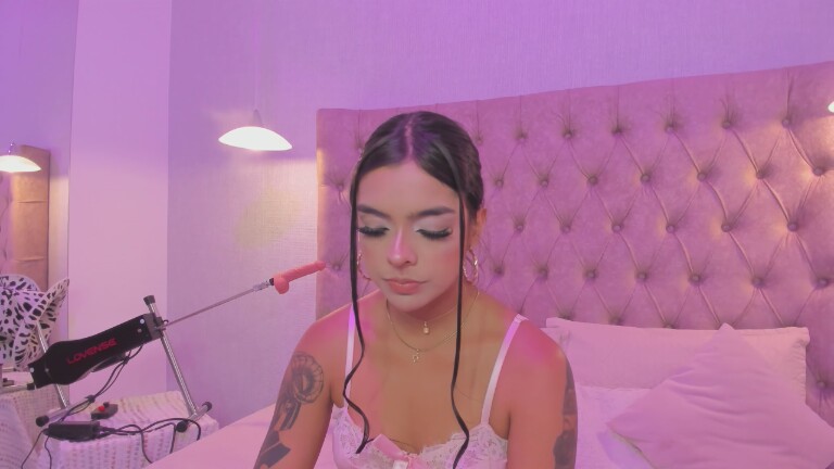 Alicia_Evans's Streamate show and profile