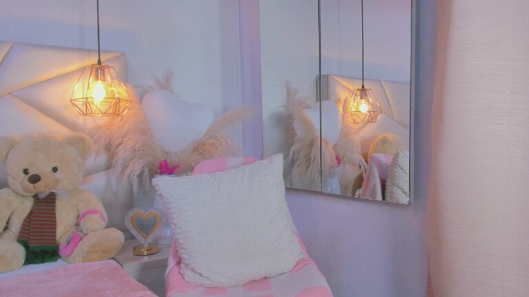 EmyCarterr's Streamate show and profile