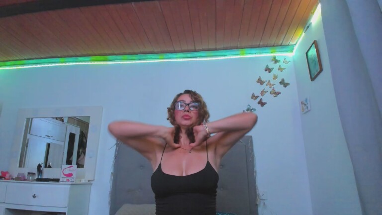 Lunajolie's Streamate show and profile