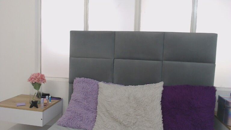 EllieBella's Streamate show and profile