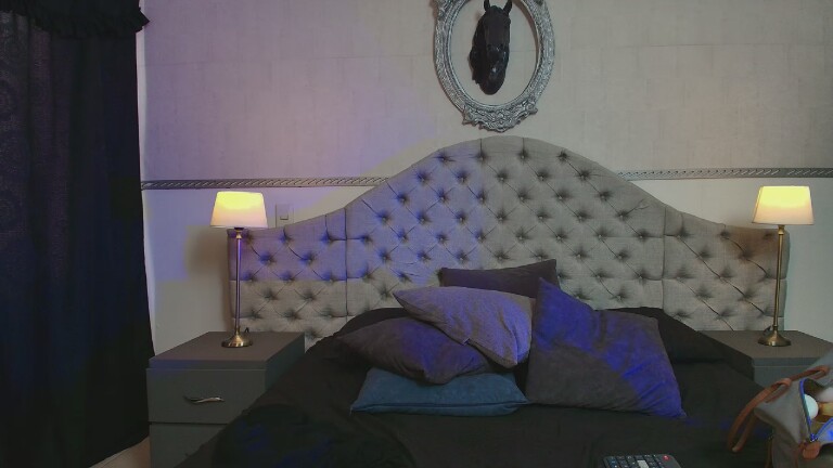 RomeroMoon's Streamate show and profile