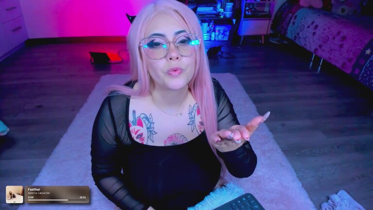 Alyssa_Romanova's Streamate show and profile