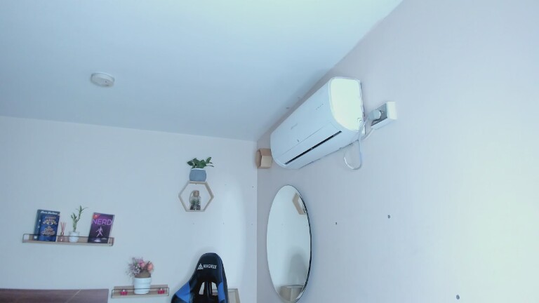 imlucyferreira's Streamate show and profile