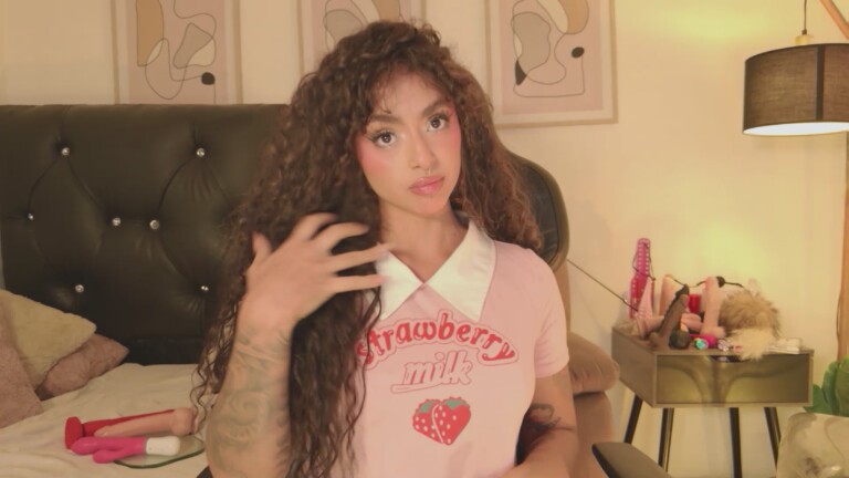 sofiasantana66's Streamate show and profile