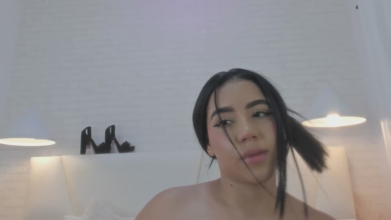 EmmilyMartinez's Streamate show and profile