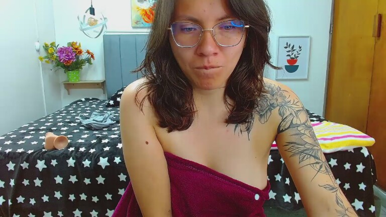 Lucia_s's Streamate show and profile