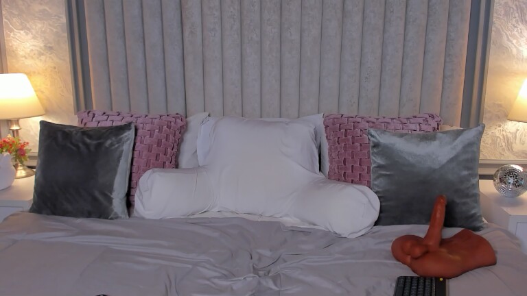 GraceeSwift's Streamate show and profile