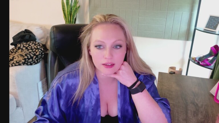 TheNaughtyNanny's Streamate show and profile